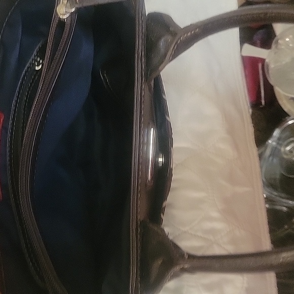 Tommy Hilfiger purse tote bag. Tan and brown. Pockets. Nice shoulder bag - Picture 5 of 7